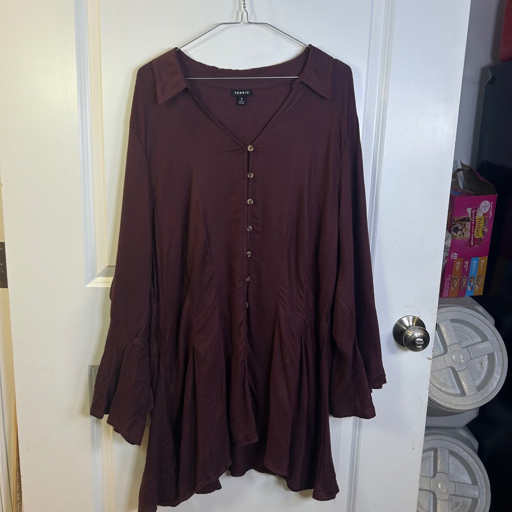 Torrid Women Tunic Top Burgundy Rayon Twill Bell Sleeve Lace Up Back Size 3